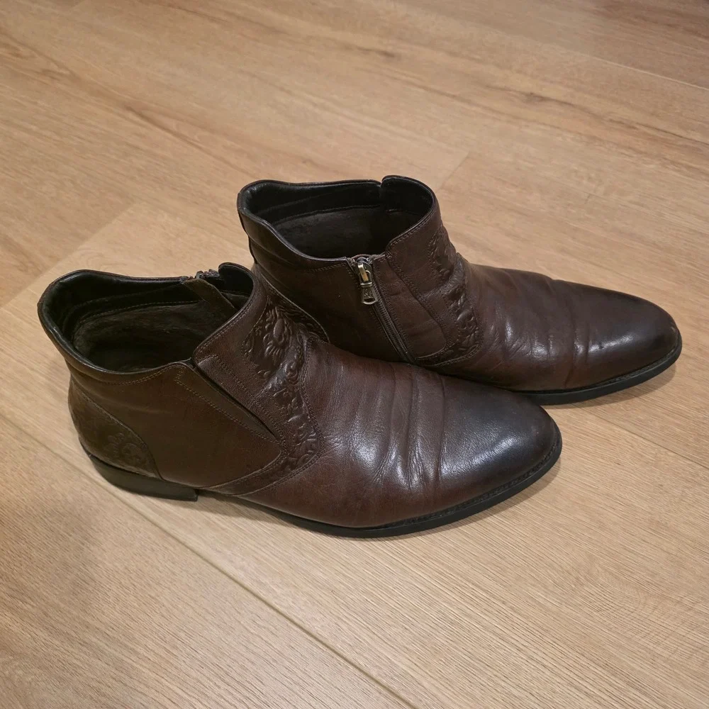 Robert Graham Navarra Brown Leather Dress Boots Size 12 Skull Embossed Zip Ankle